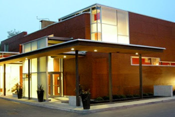 The plastic surgery clinic, Canada